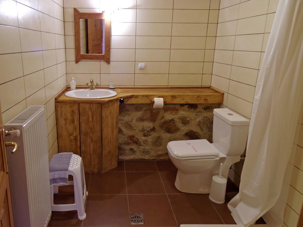 Nimbus Guesthouse Sidhirokhorion Bilik gambar